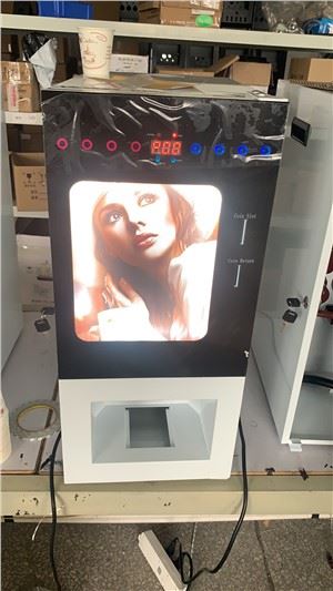 Distributore automatico di caffè senza contatto